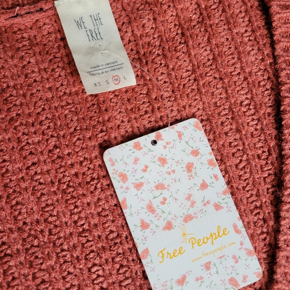 [We The Free] NWT Sweater - Picture 5 of 5